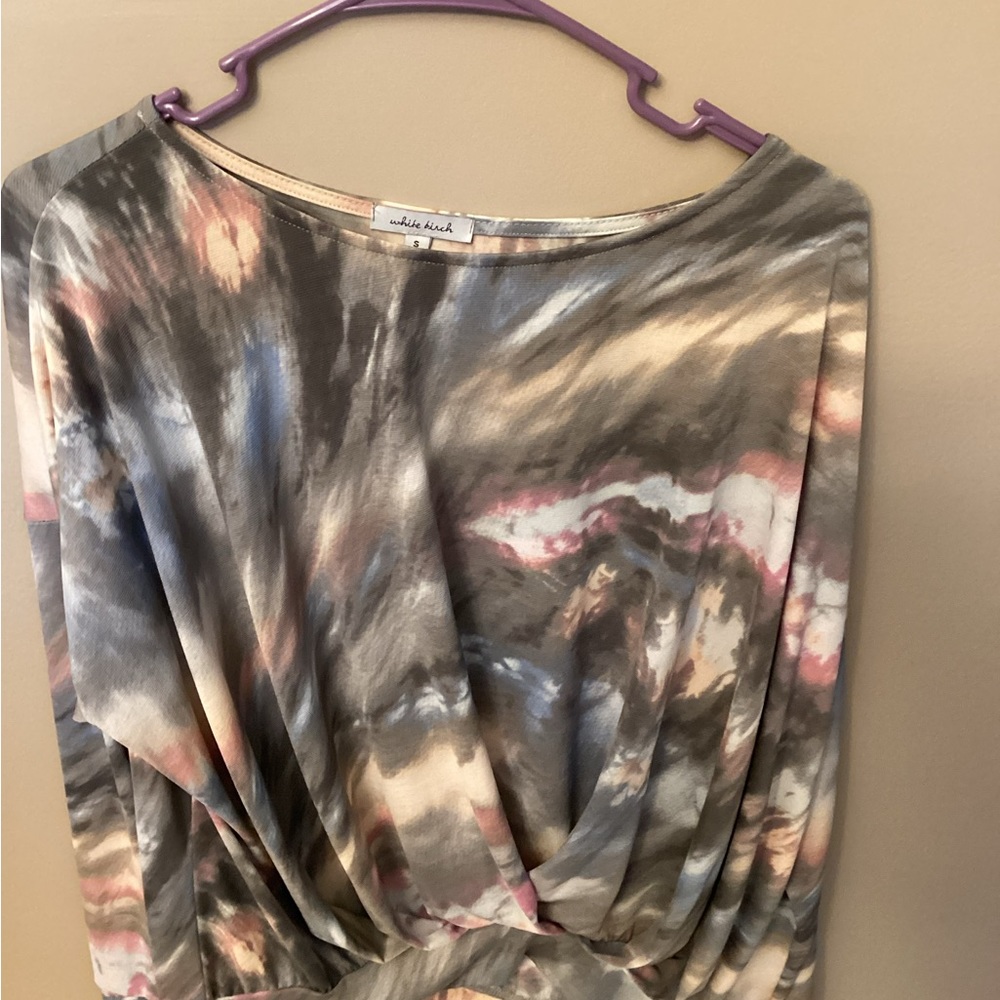 White Birch Water Color Banded Bottom Pleated Front Top